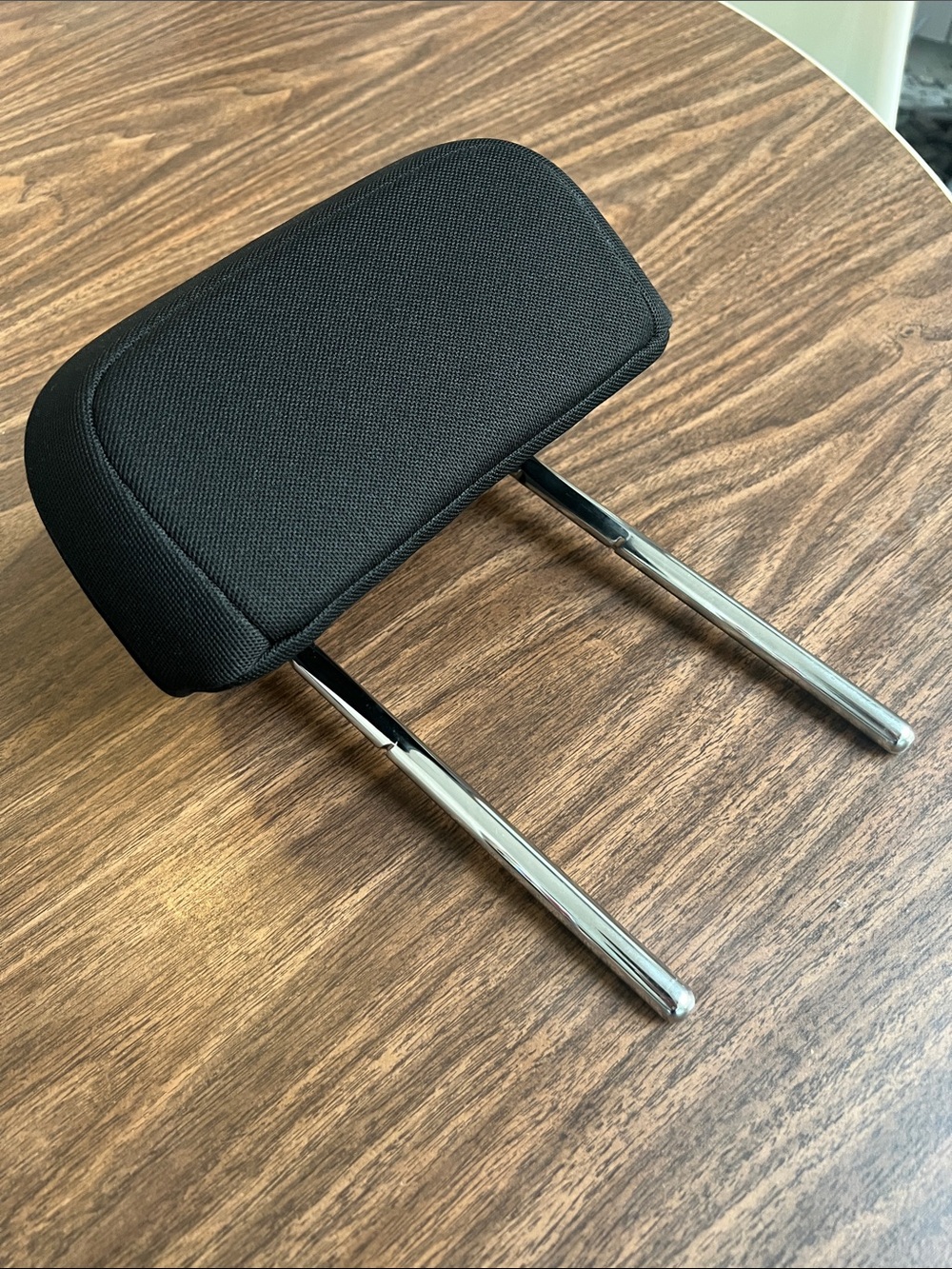 Jeep Renegade Black (back seat middle) Car Headrest